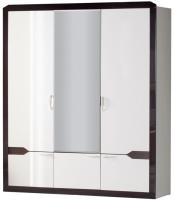 Шкаф трехдверный